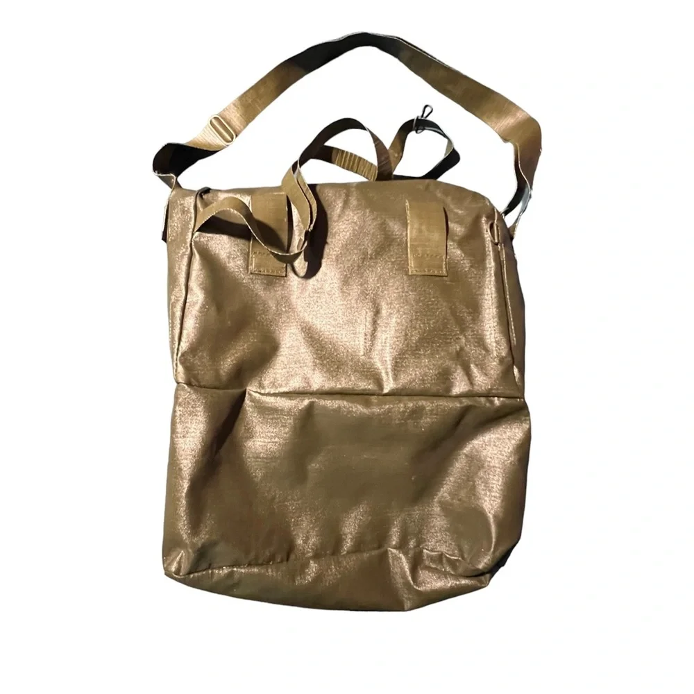 Mask brand new with free bag